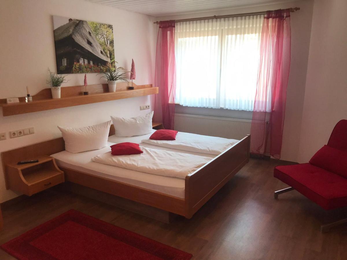 Self-Check-In Ferienwohnungen & Apartments Am Bergsee トリベルク エクステリア 写真