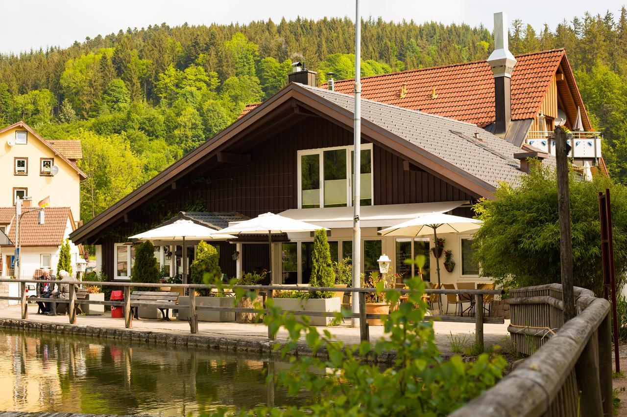 Self-Check-In Ferienwohnungen & Apartments Am Bergsee トリベルク エクステリア 写真